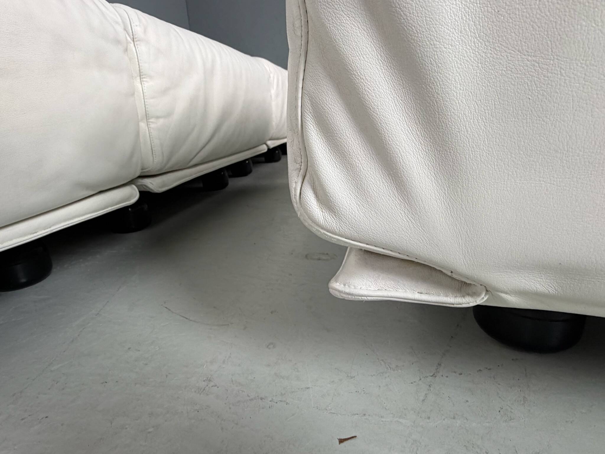 Leather 5-seater sofa "Fiandra" by Vico Magistretti for Cassina, 1970, Italy