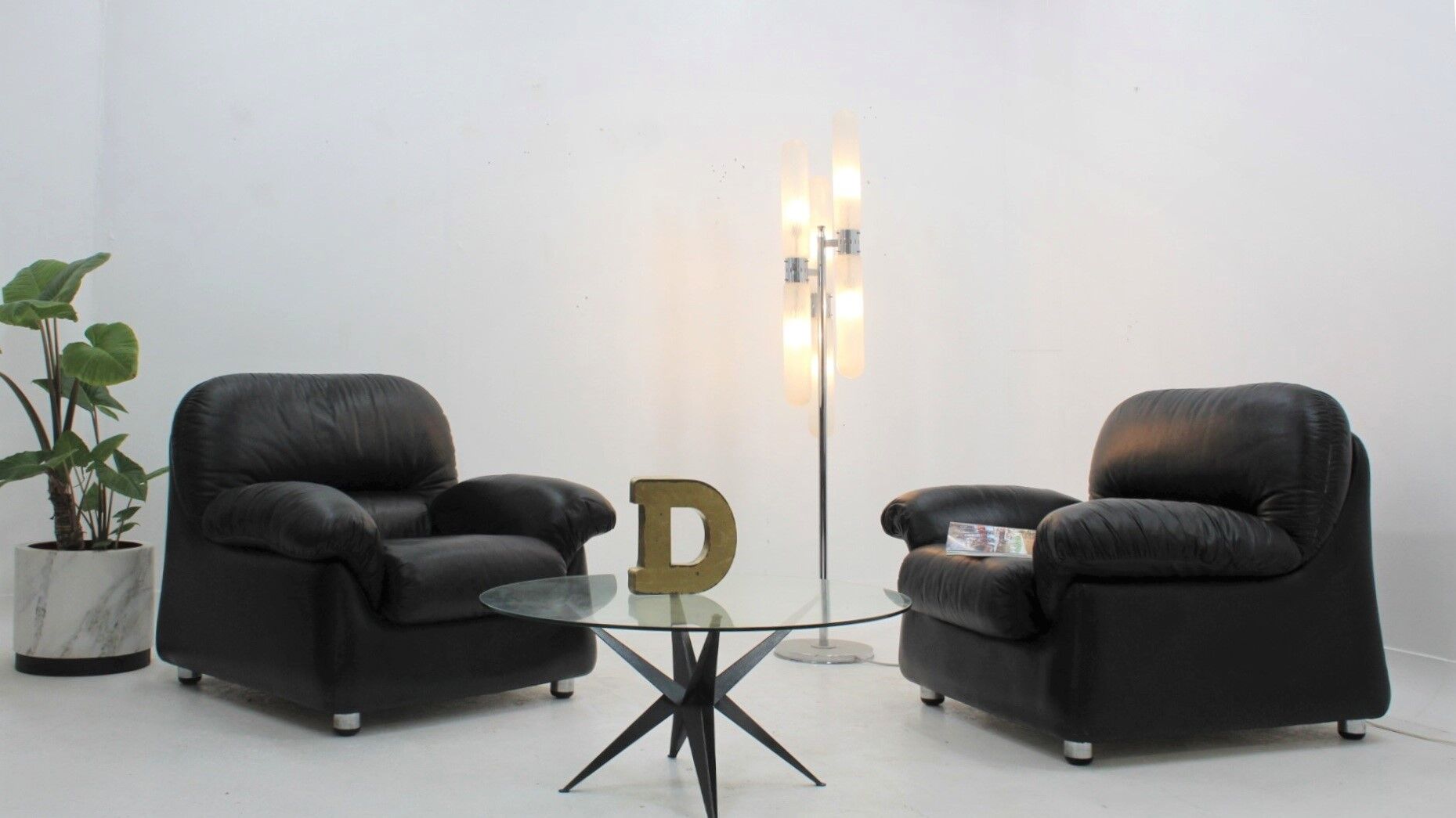 Sormani black leather vintage armchairs 1970s