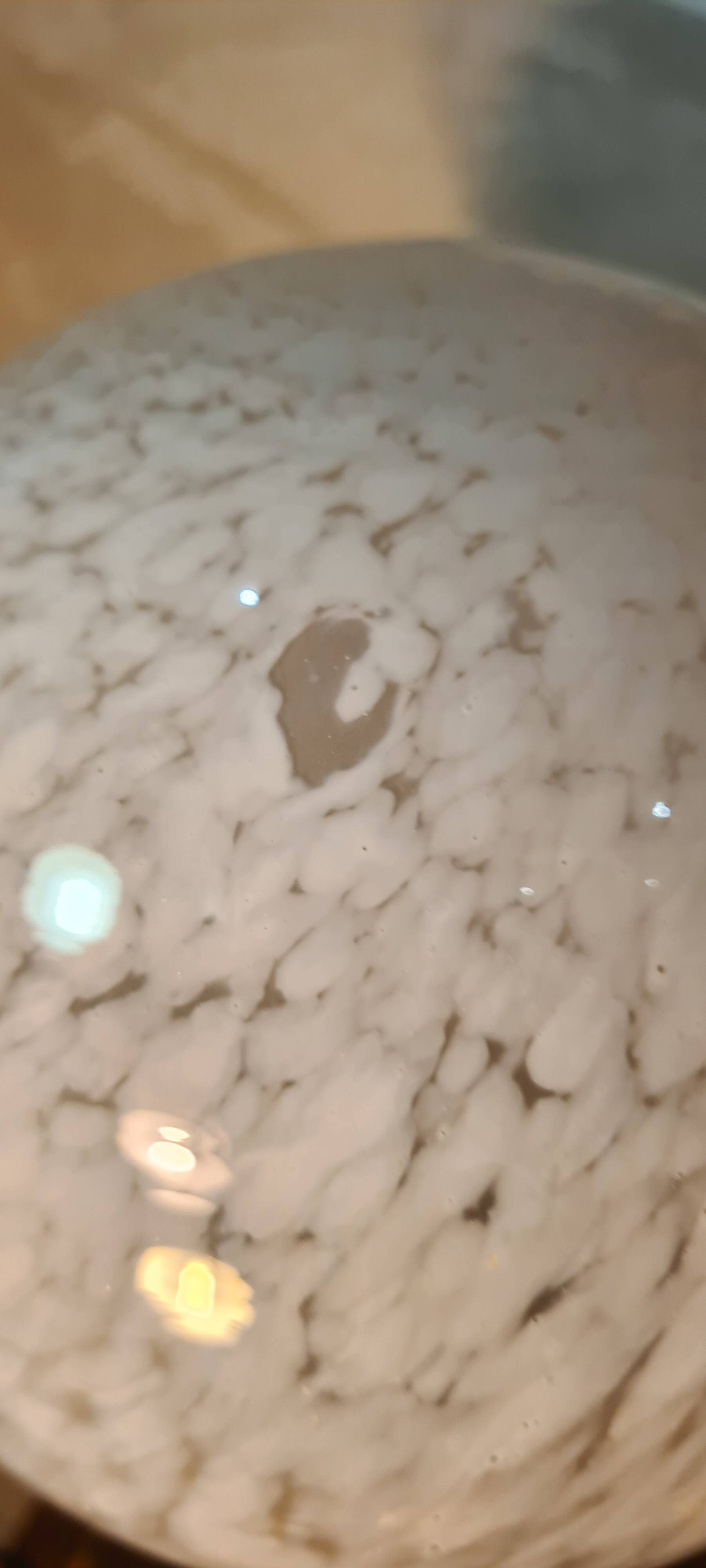 Lampe bronze tripode 19eme sphere opaline Clichy