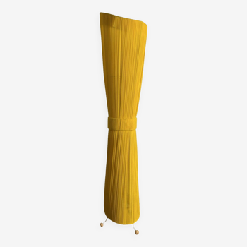 Lampadaire diabolo jaune en tissus