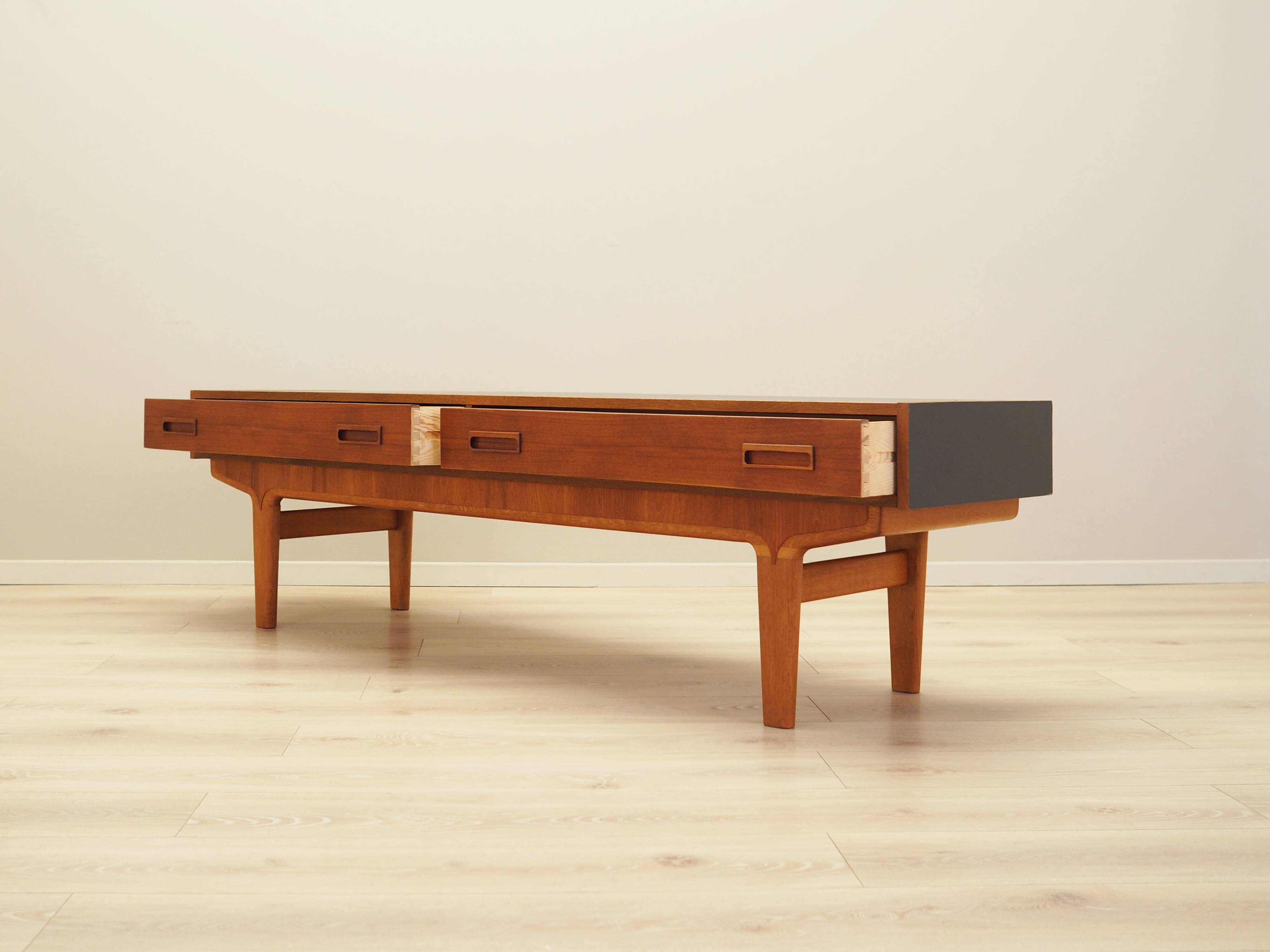 Lowboard en teck, design danois, années 1960, production : Danemark