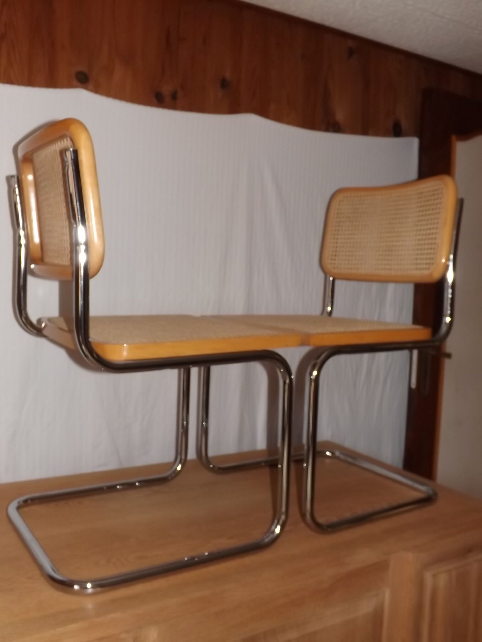 2 chaises Marcel Breuer édition italienne B32