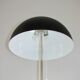 Une lampe de sol Vitra T25 des années 1970.