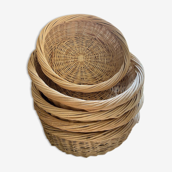 Lot of 5 round baskets