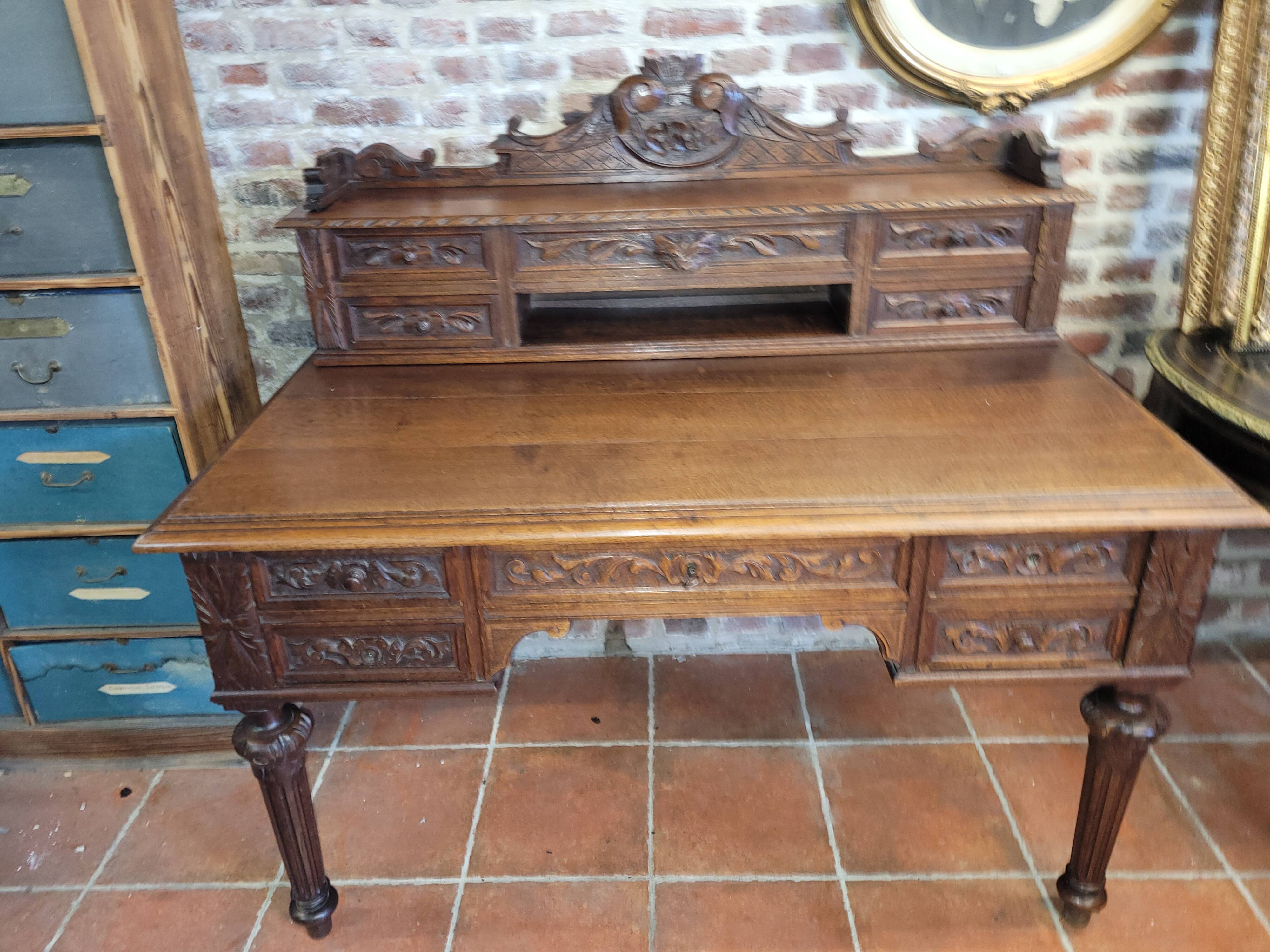 Oak desk with drawers