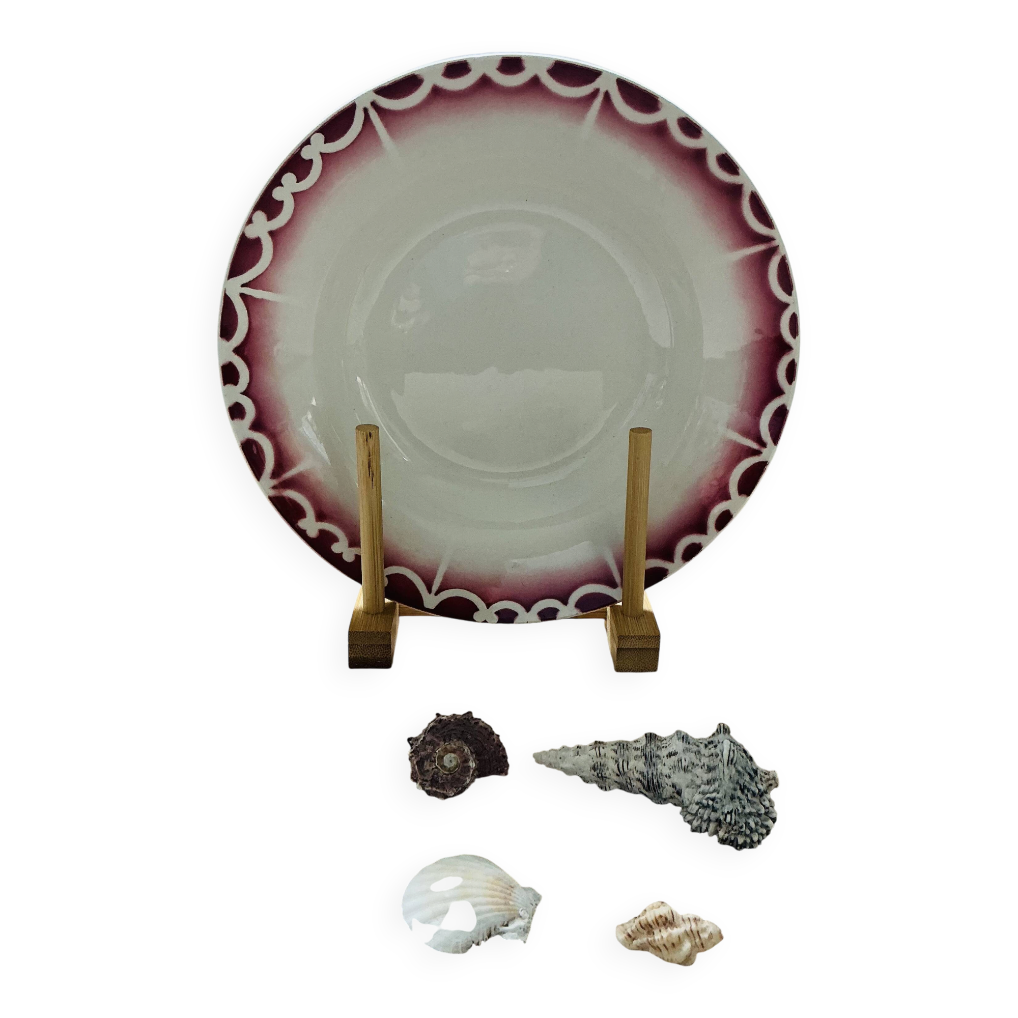 Antique hollow plate Digoin Sarreguemines Art Deco decoration in burgundy