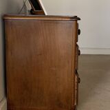 Low English style chest of drawers in very good condition