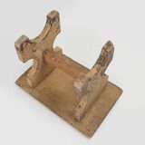 Beau tabouret bas de forme rustique en bois peint, France vers 1900
