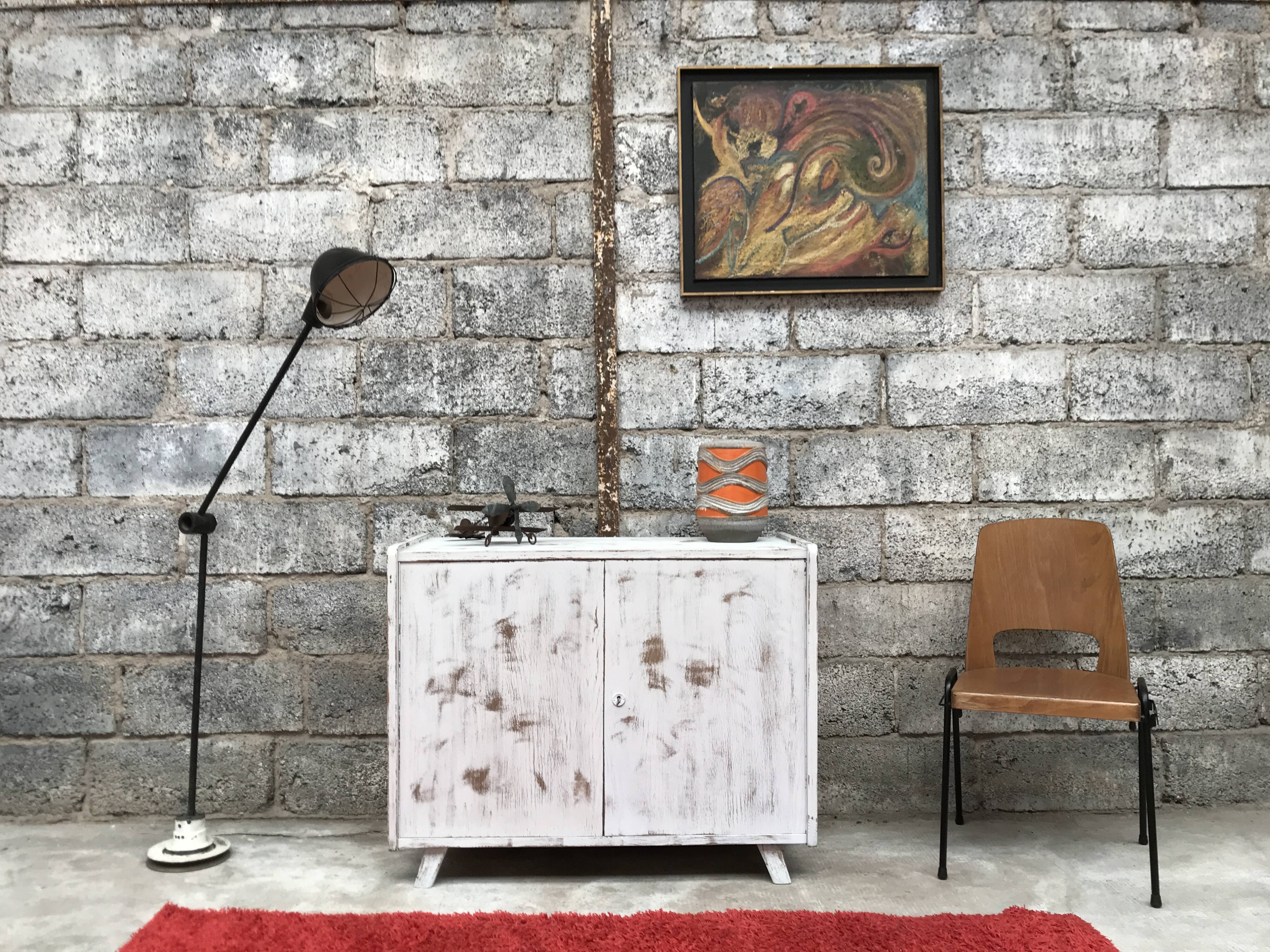 Buffet bahut vintage 1950 pieds compas patine blanche