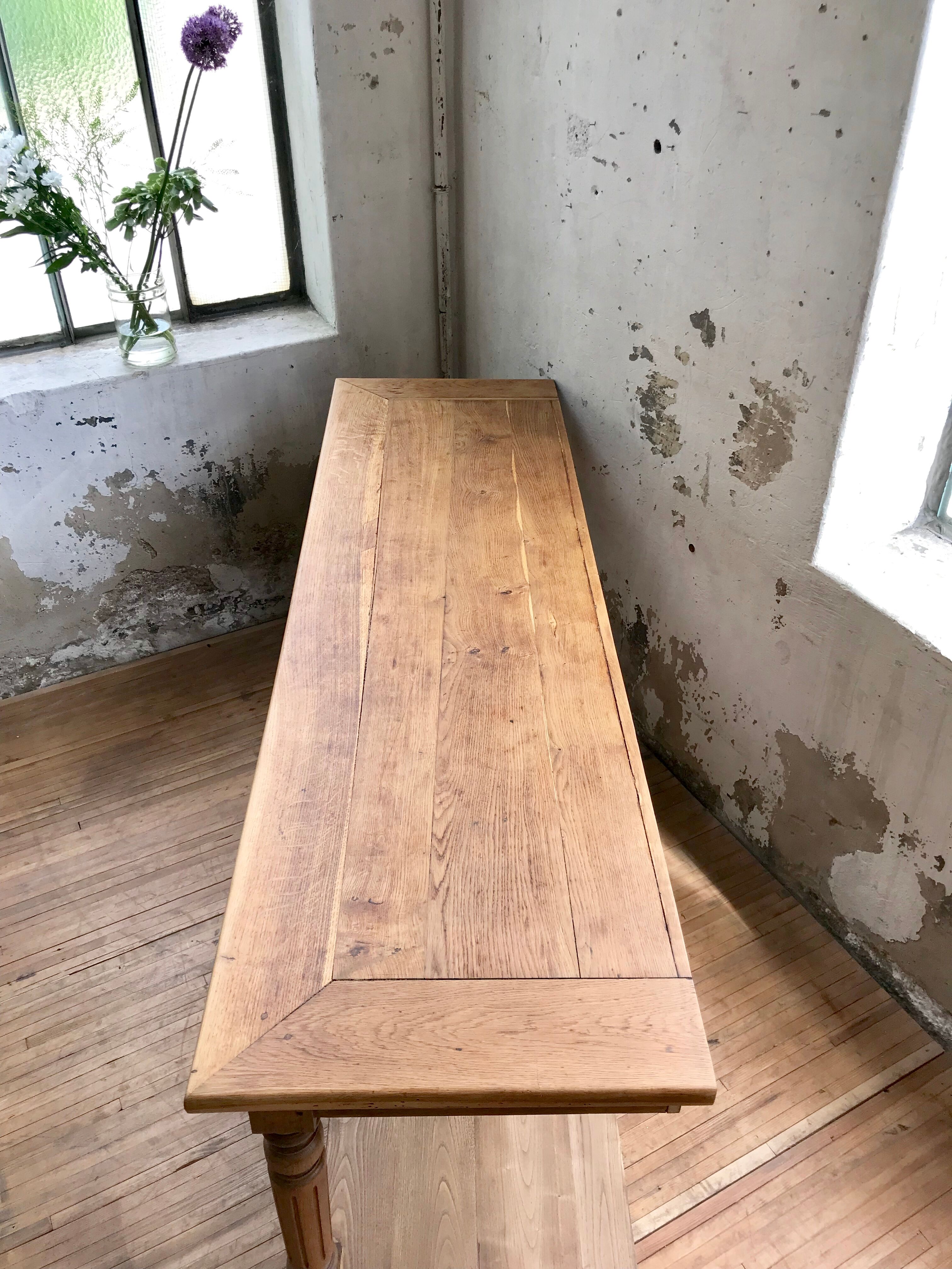 Console in oak