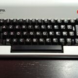 Typewriter oOlympia monica electric s