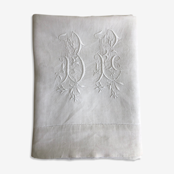 Linge ancien : drap brodé, monogramme