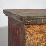 Ancien coffre en bois massif doré daté de 1846 #86