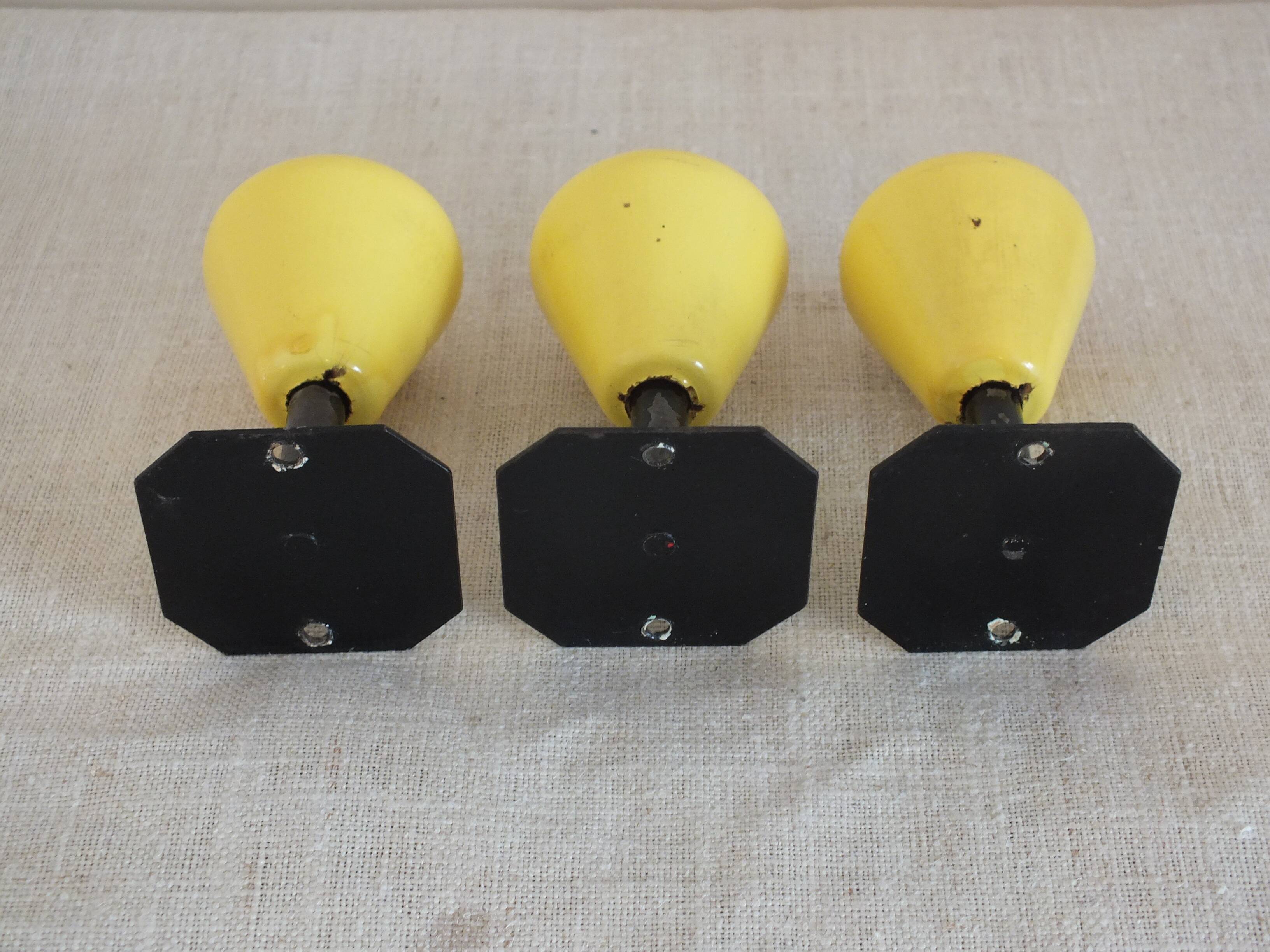 3 vintage coat/door hooks from the 50s/60s black/yellow
