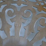 Adjustable vintage rest or trivia