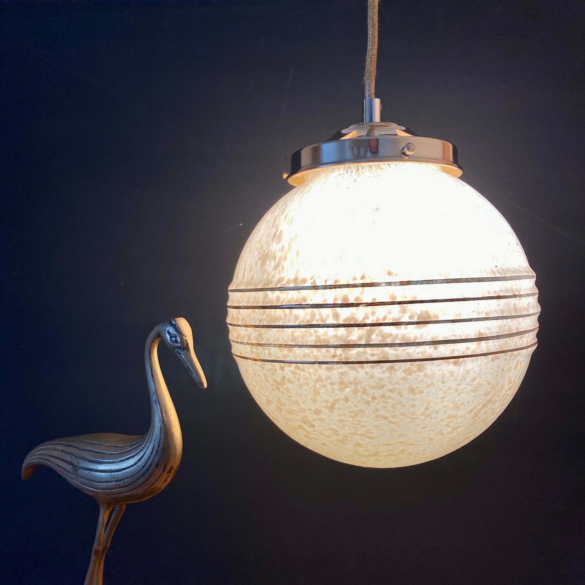 Vintage globe suspension in yellow and gold in Clichy glass