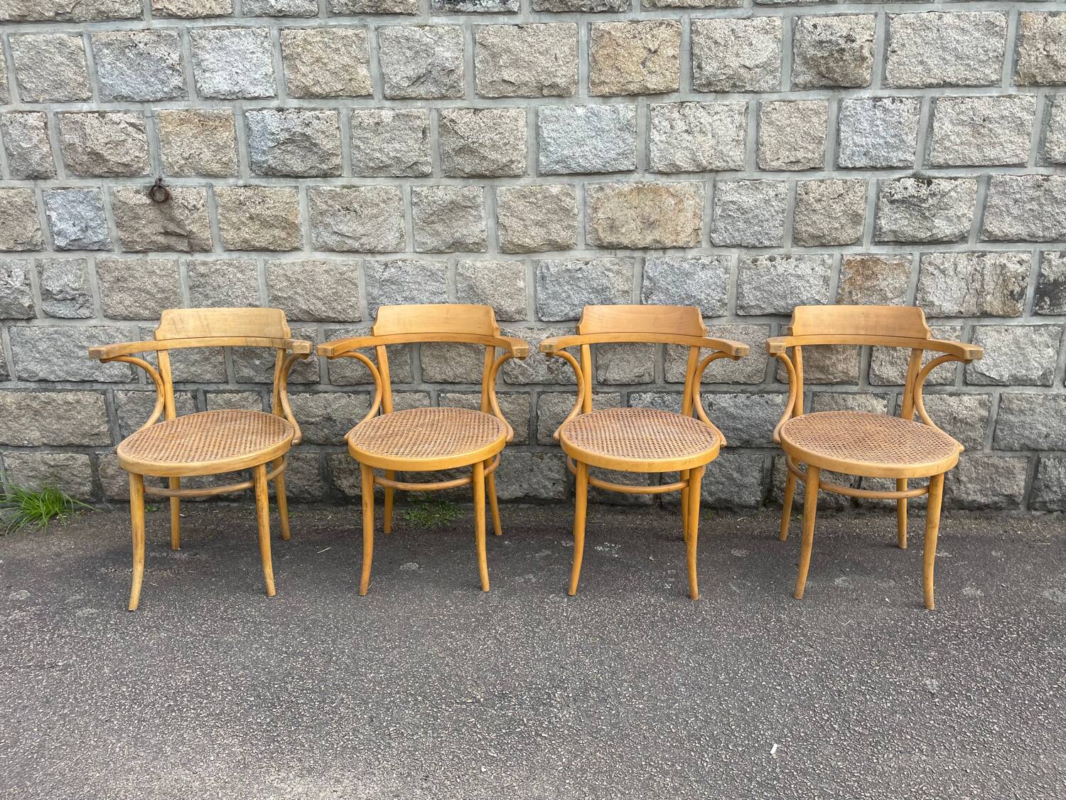 Lot de 4 chaises cannées