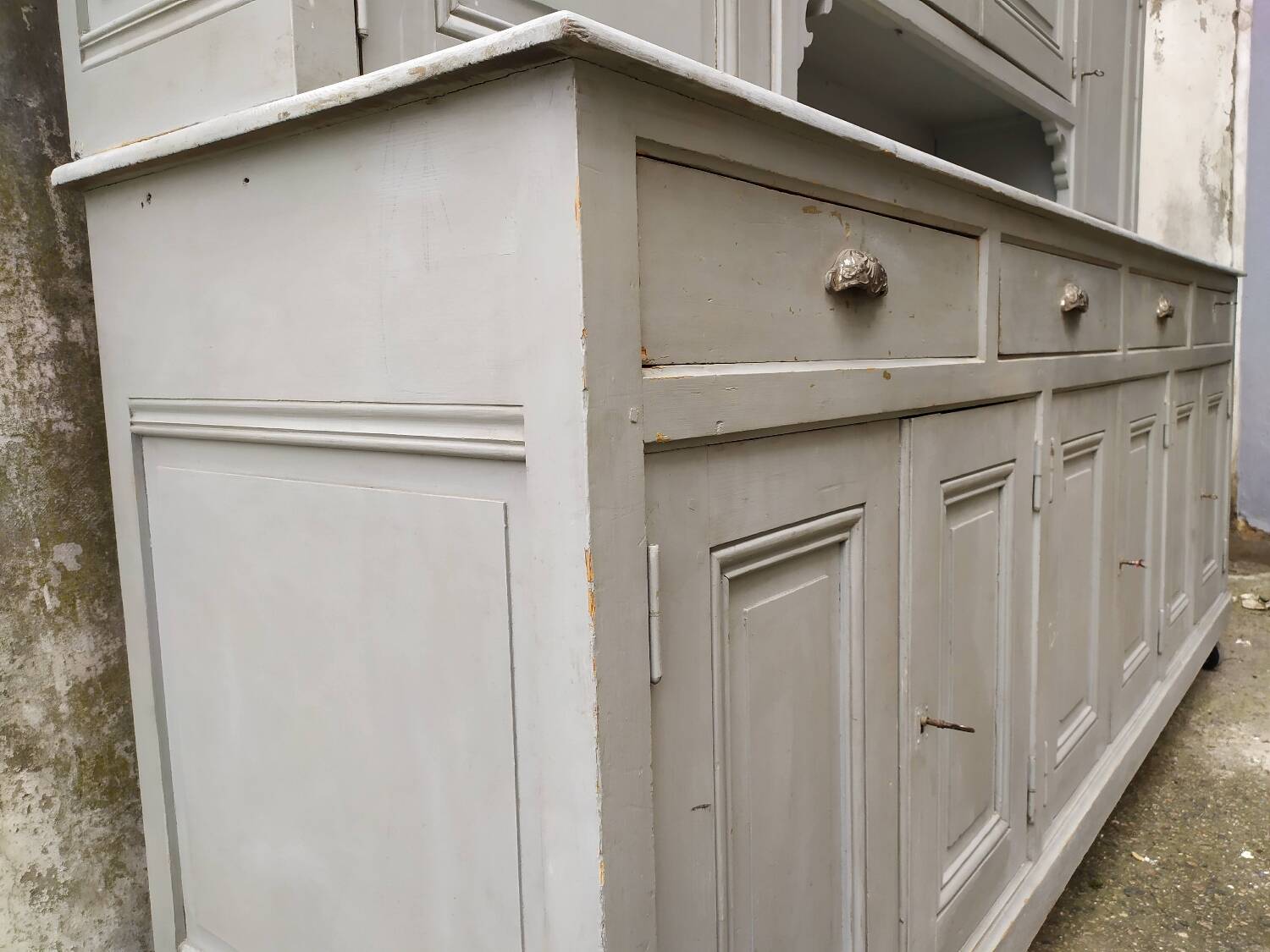 Gray patinated kitchen cabinet