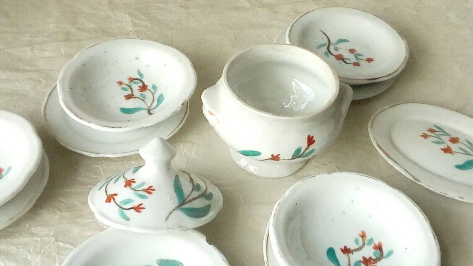 Earthenware dinette table service floral decor