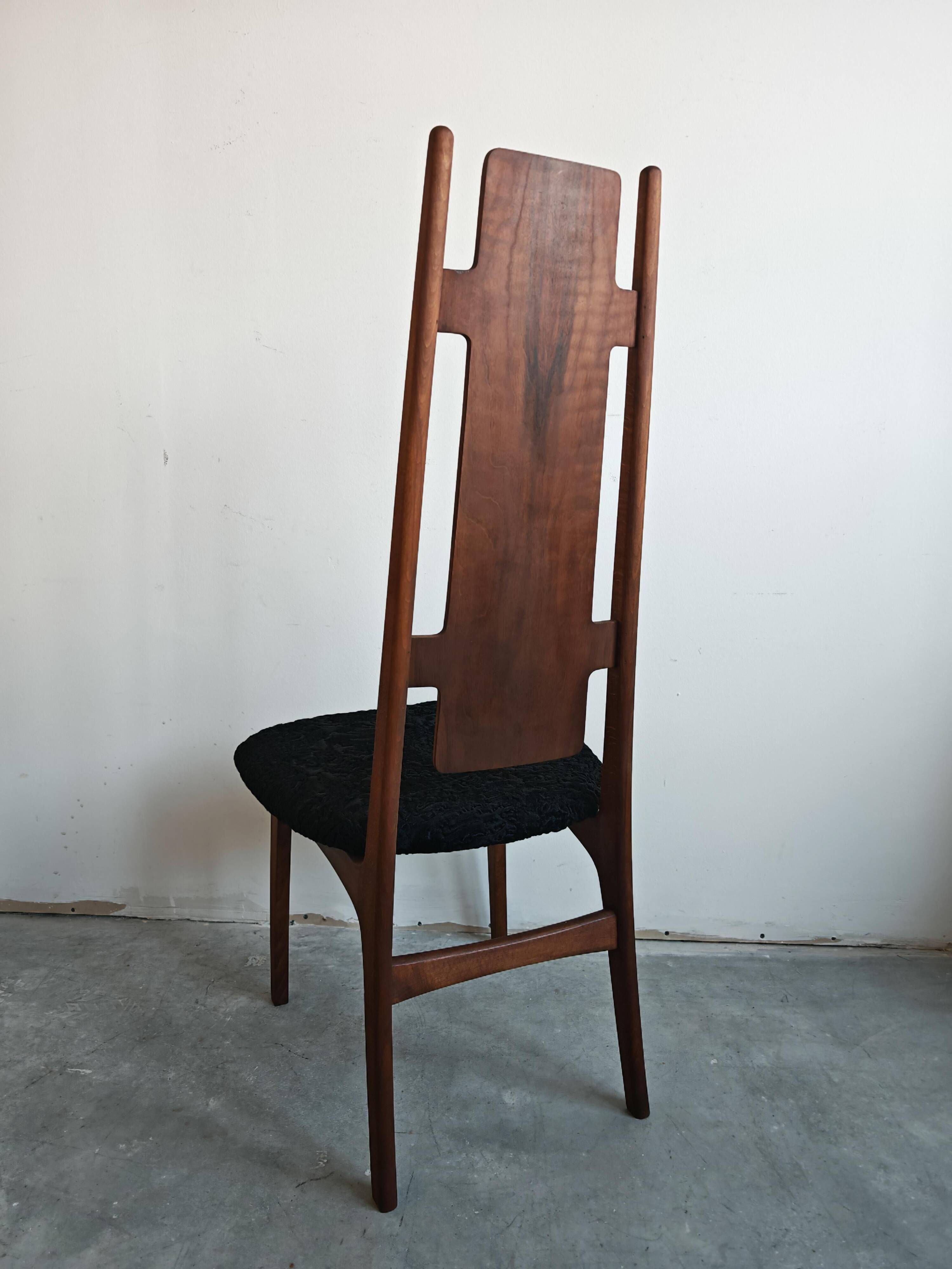 Paire de chaises mid-century en peau d'agneau Astrakan