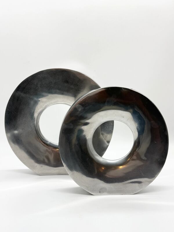 Paire de vases « donut » en fonte d’aluminium, Italie, 1980s