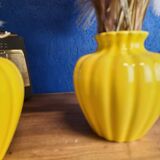 Paire de vase en émail jaune citron