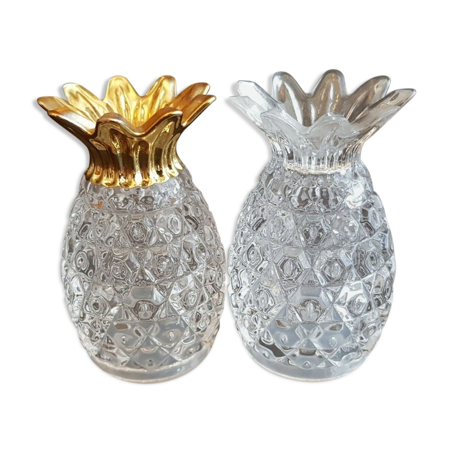 Salt and pepper design in pineapple shaped glass