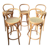 Ensemble de 5 tabourets style Thonet en bois courbé et paille de Vienne des années 70.