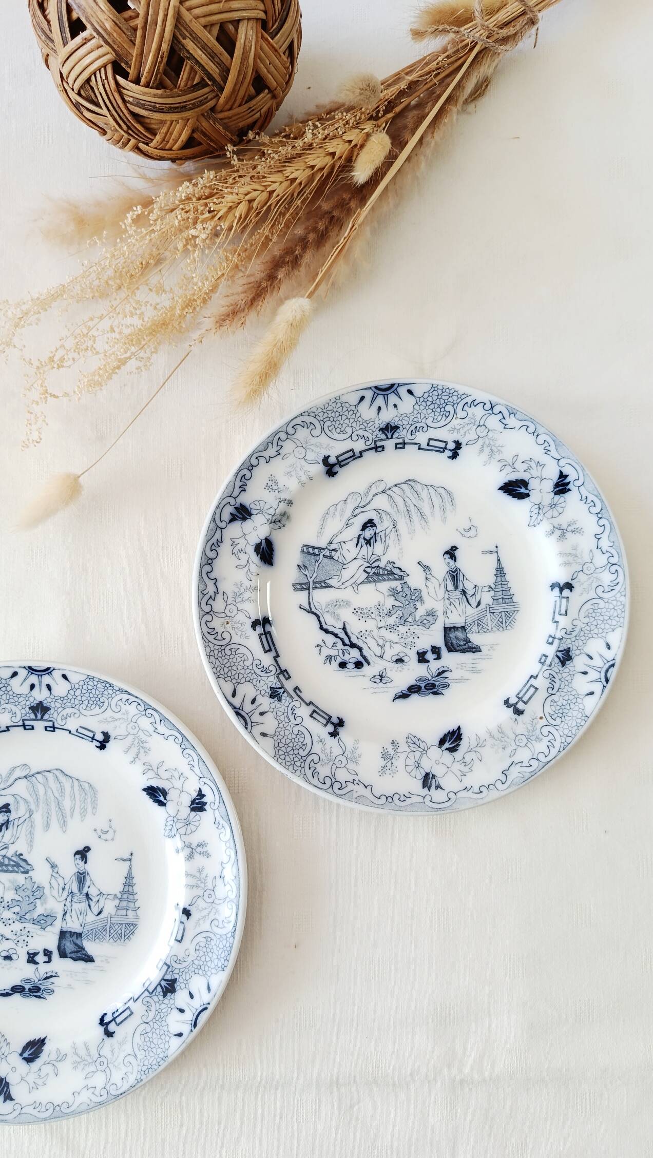 Set of 2 flat plates Petrus Regout, Timor
