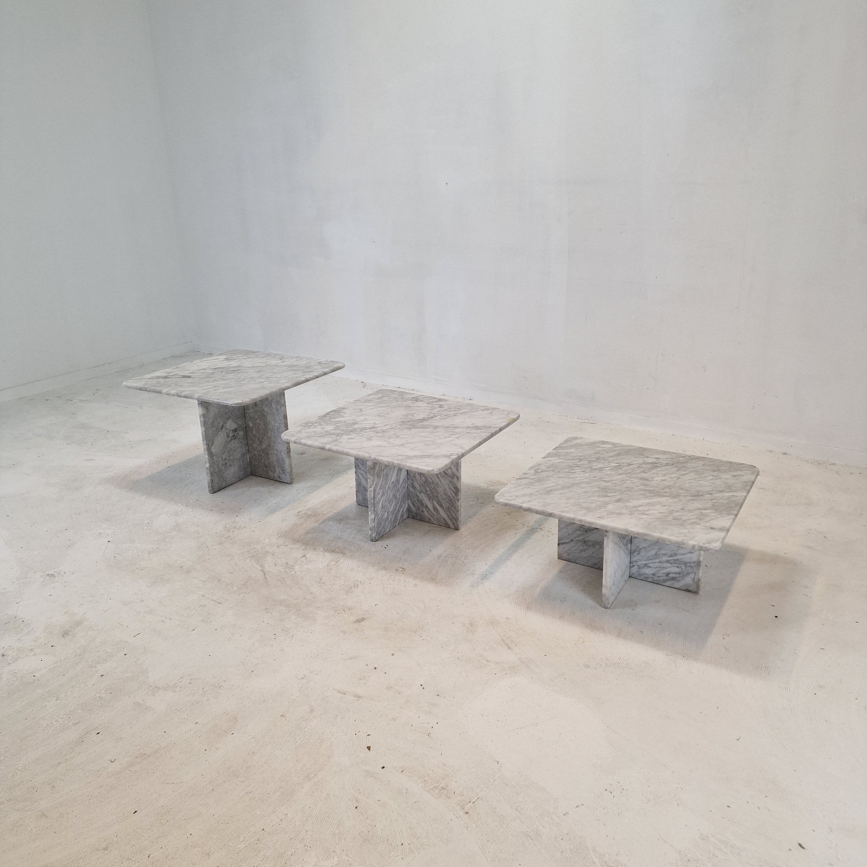 Set of 3 italian marble coffee or side tables, 1970s