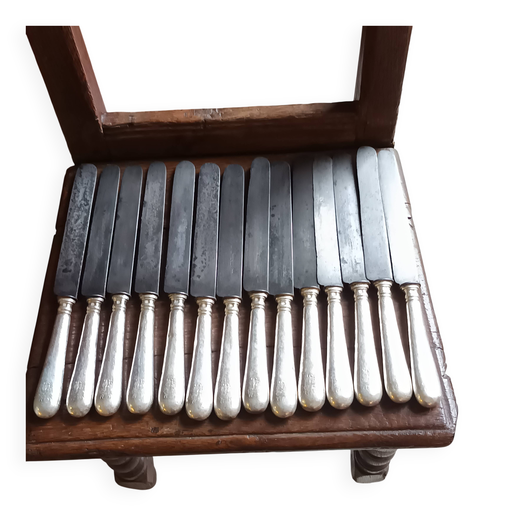 12 large silver-plated metal knives by Christofle 1860 monogrammed Palace Arcachon