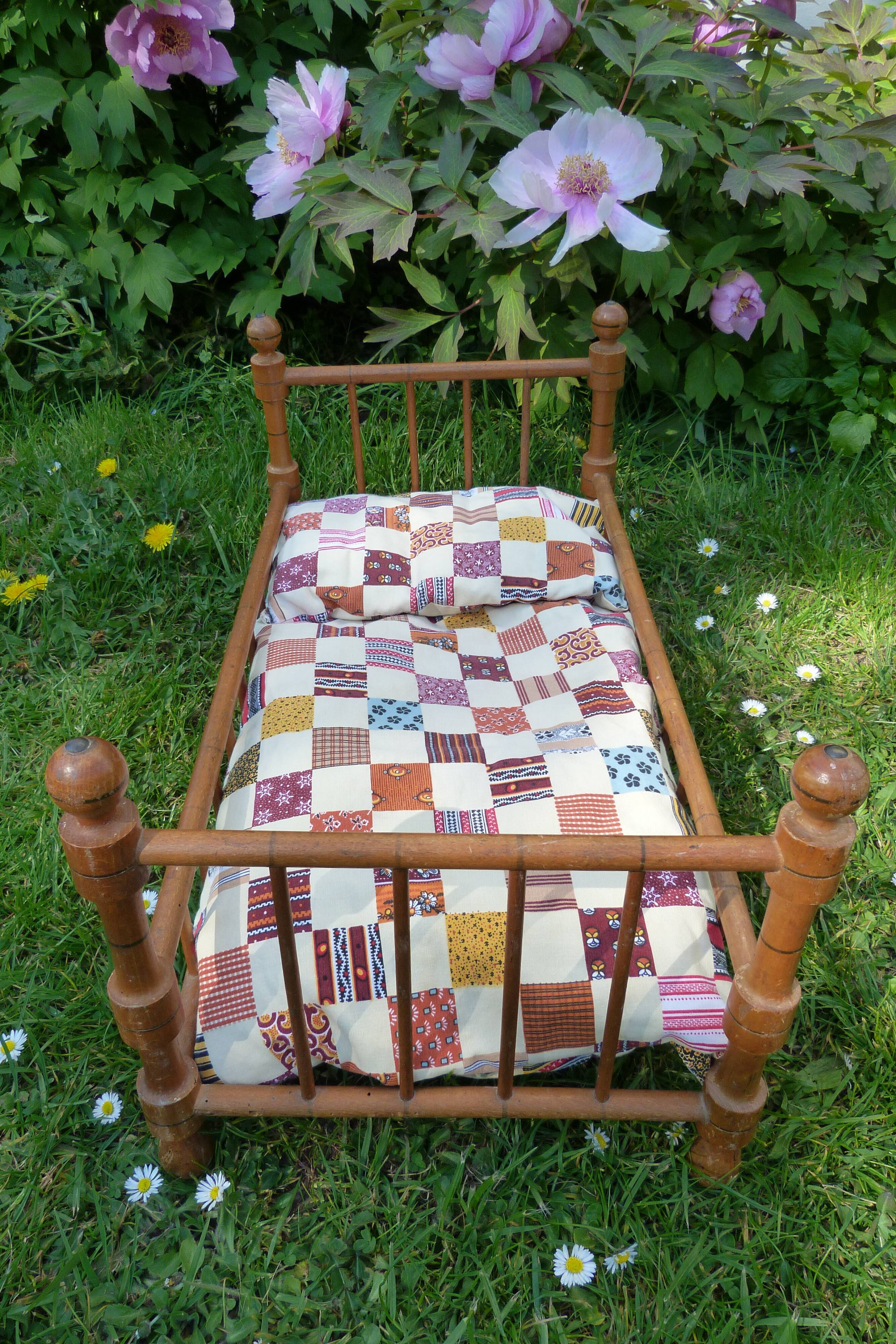 Napoleon III style doll bed