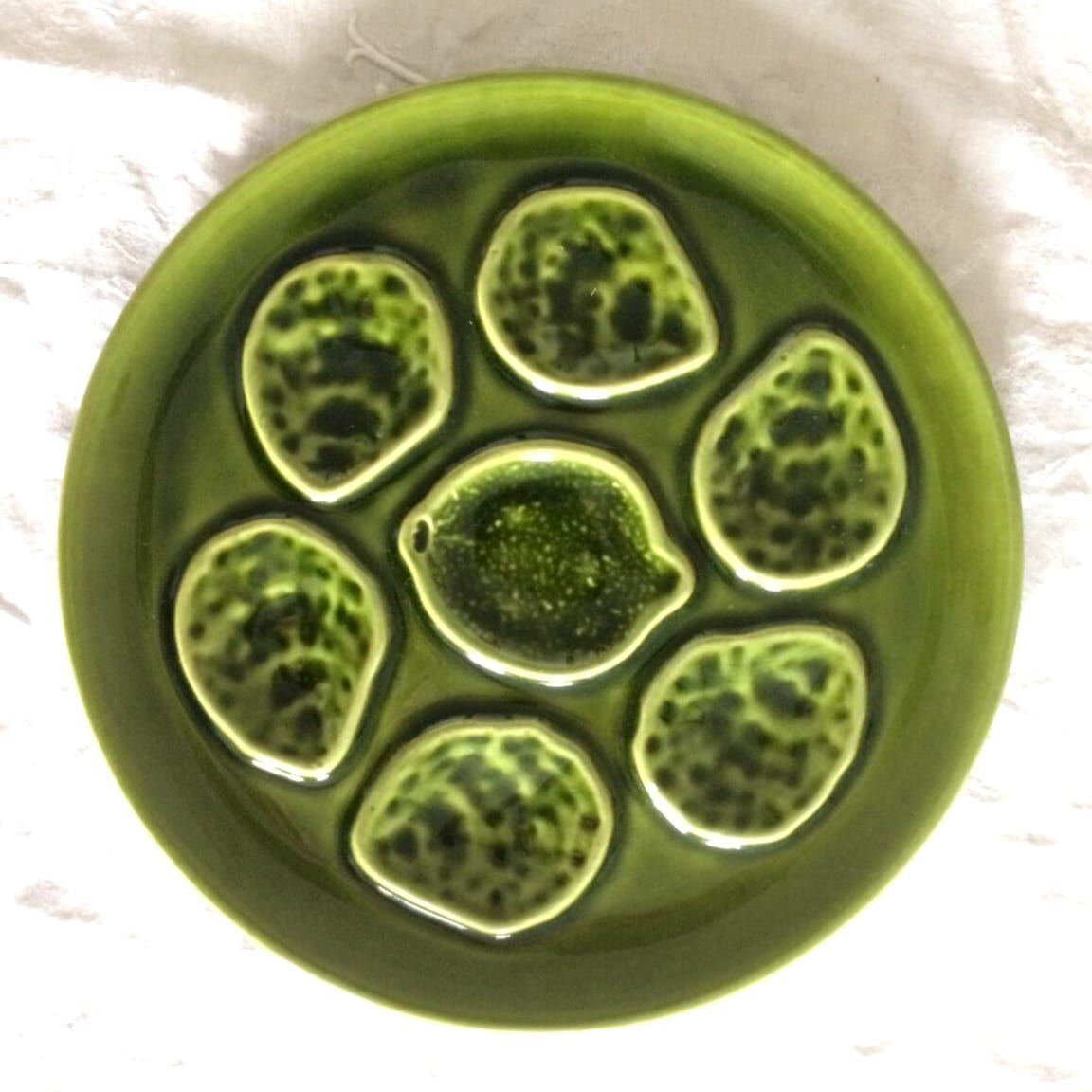 Vintage slurry oyster plate service