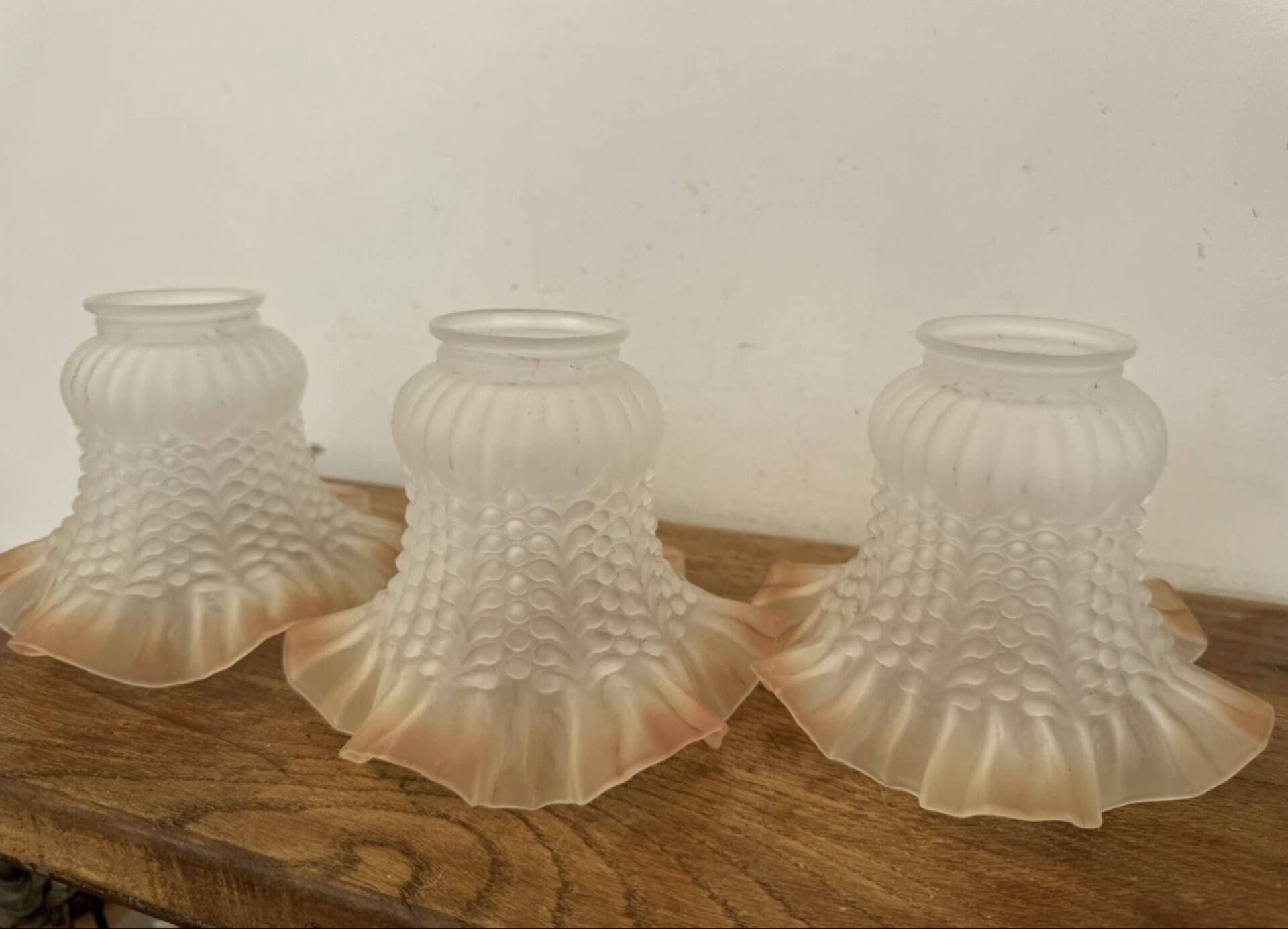 Lot 3 Tulipes jaune Ancienne en verre moulé dépoli art déco lustre, ab
