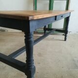 Farm table