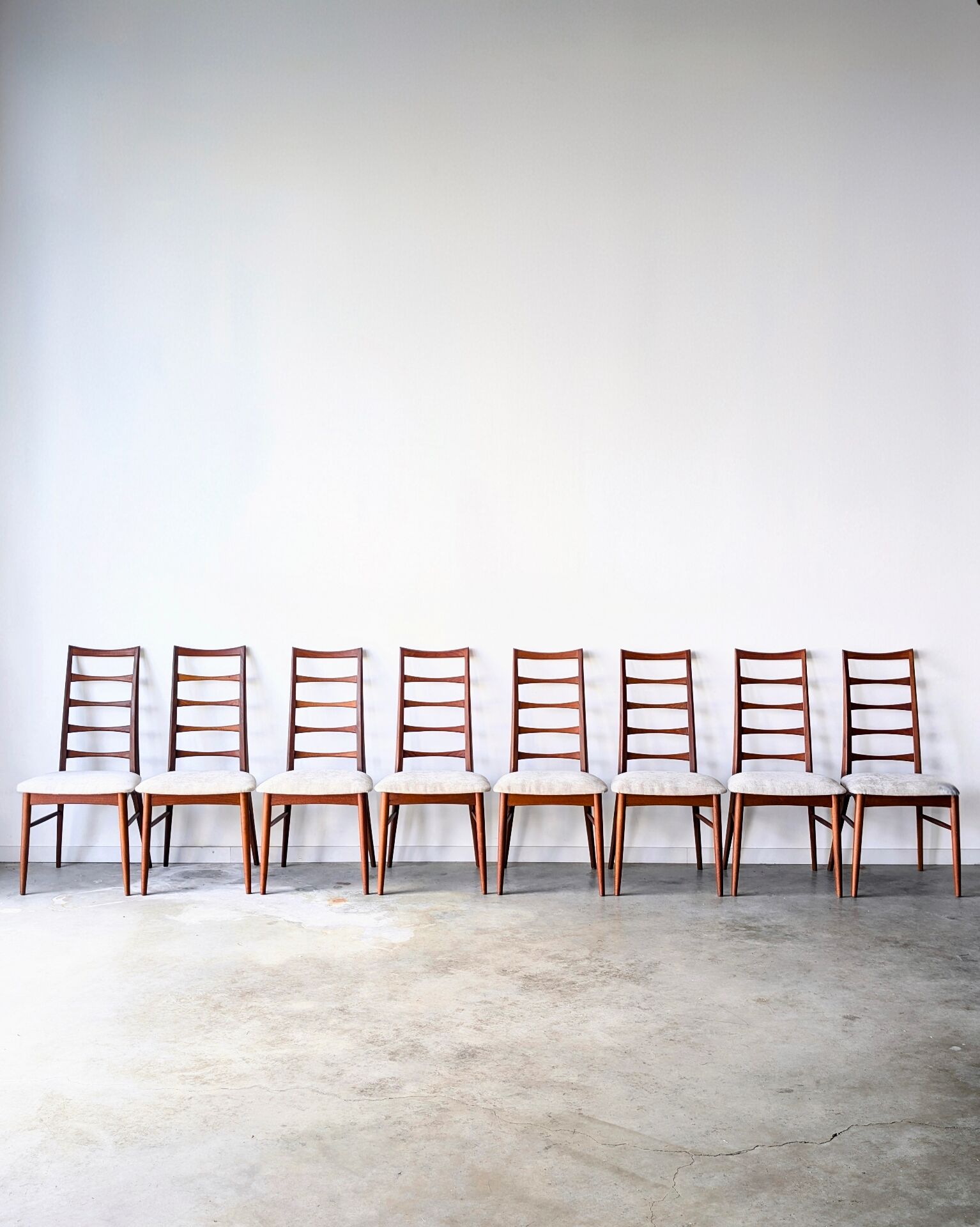 8 chaises vintage danoises teck modèle Lis, Niels Koefoed, 1960 1970