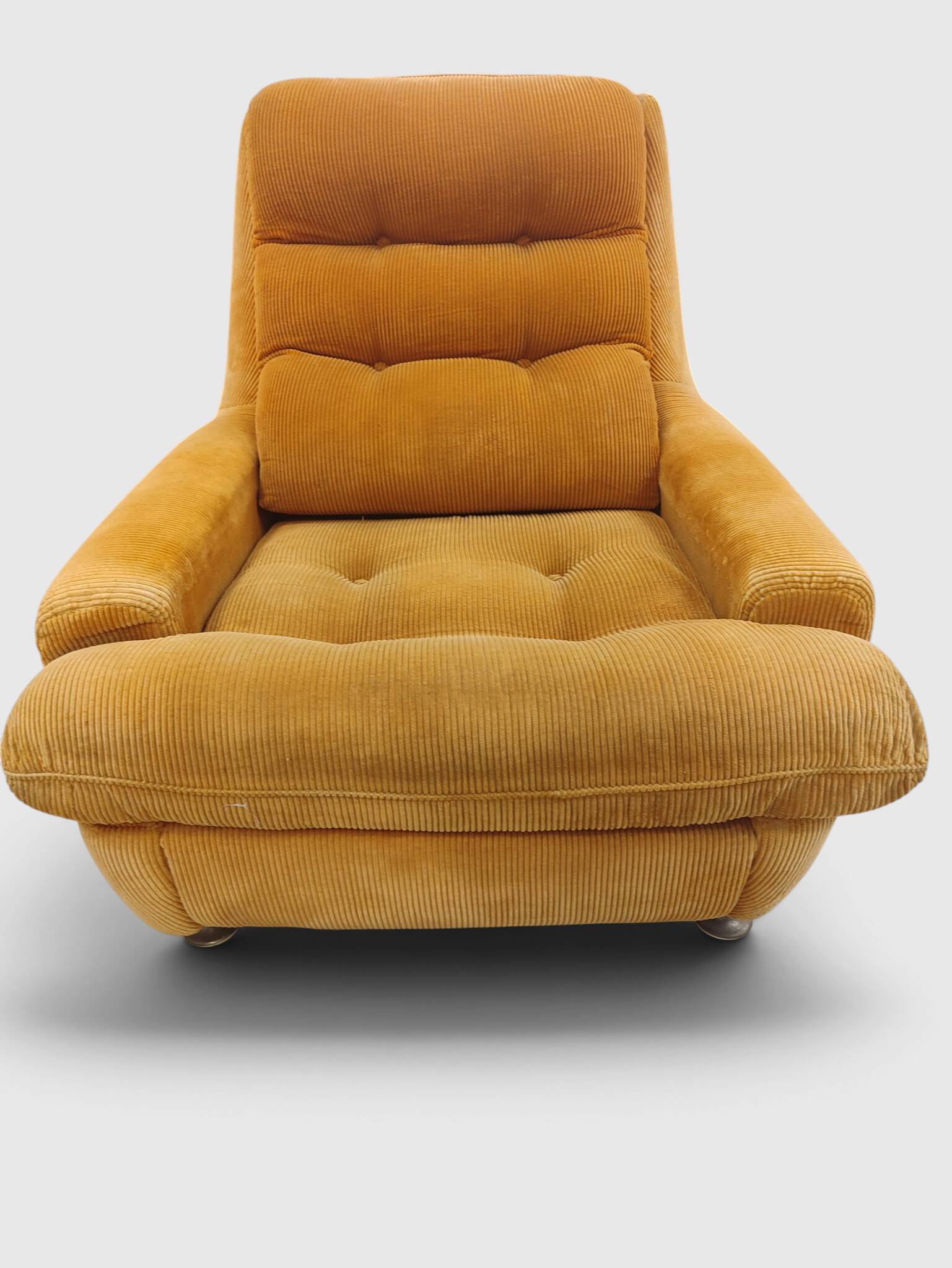 Fauteuil lounge velours côtelé "Gamba S.A. Paris" – Teinte Pêche / Abricot