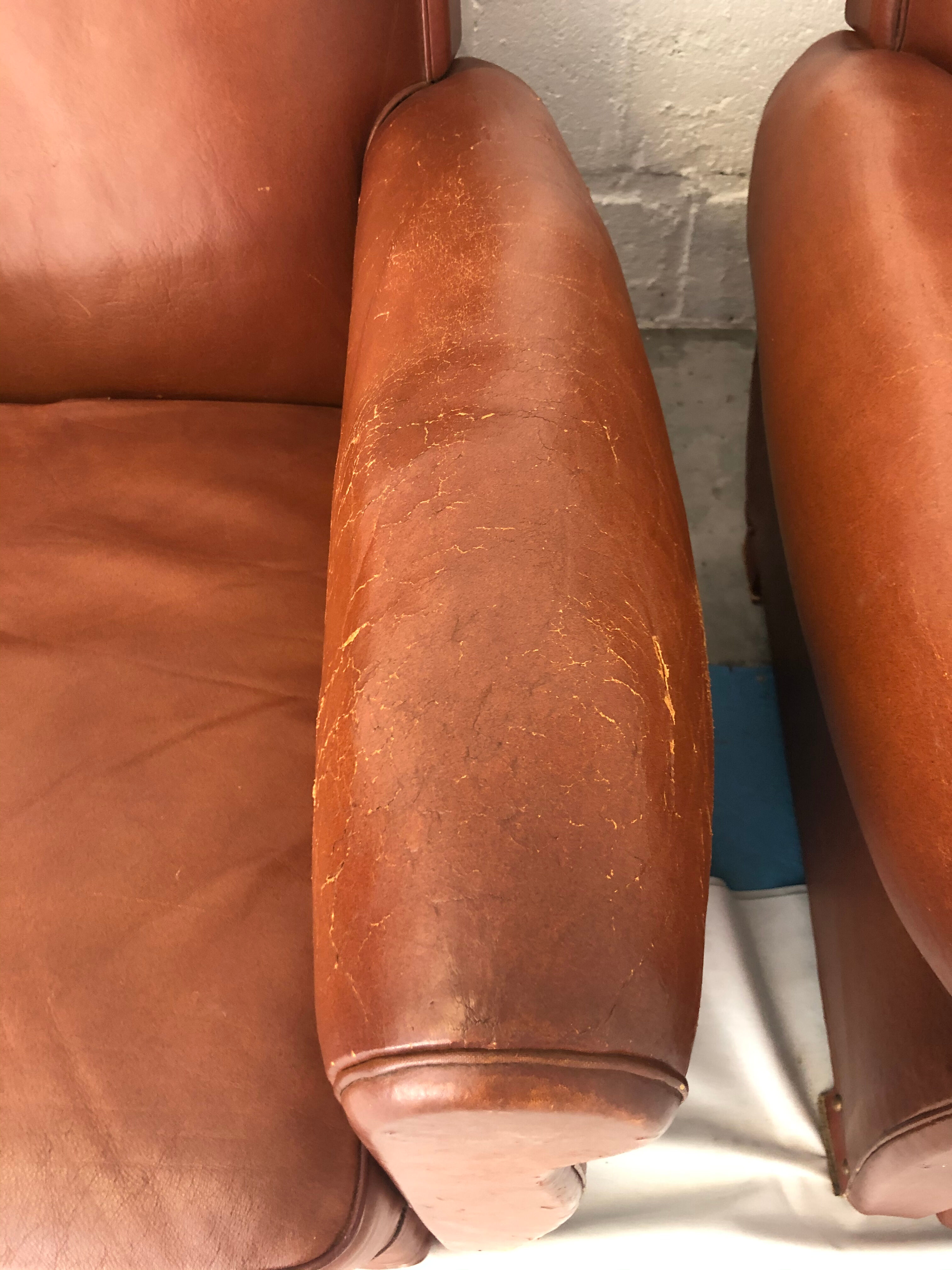 Lot of 2 club chairs "Le Parisien"