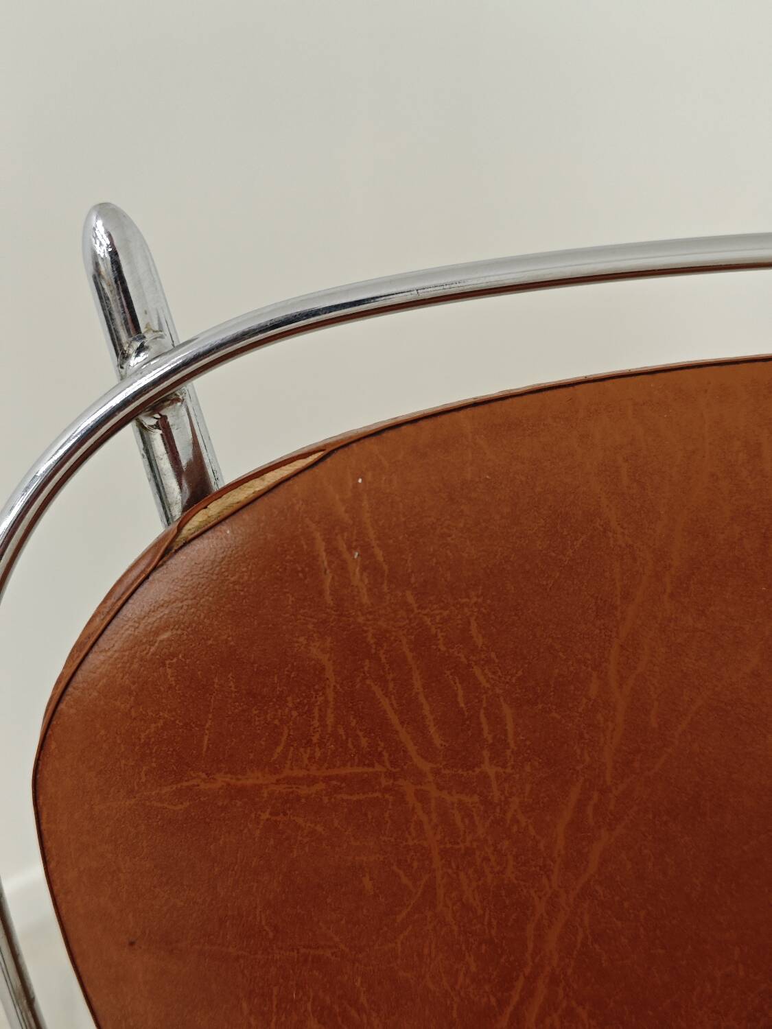 Set of 4 French chairs in camel brown imitation leather and chrome 1960