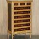 Paire de commodes hautes en bois dur, noyer et marbre
