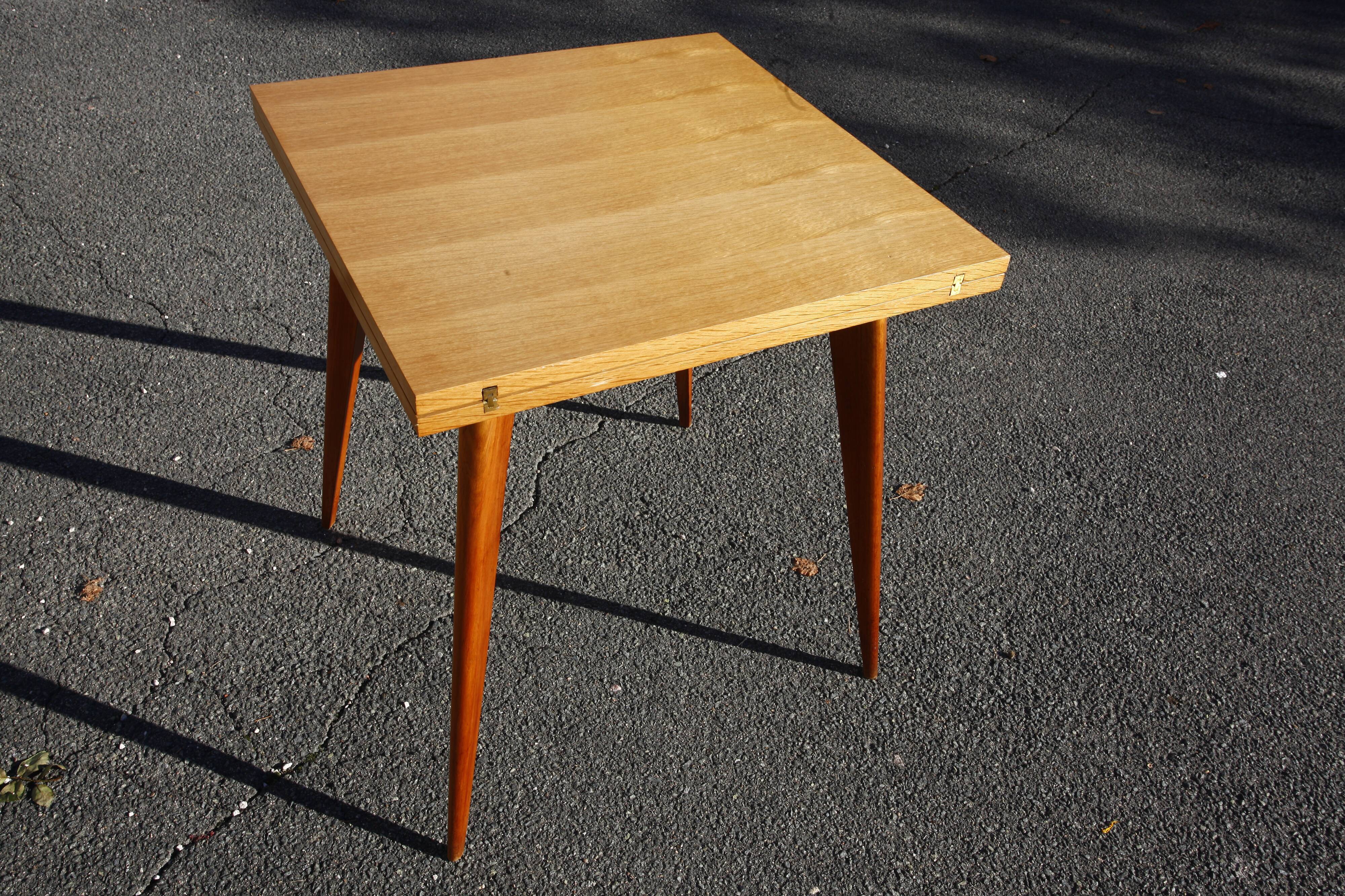 Extensible table