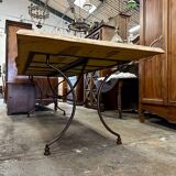 Table en fer forgé artisanal et bois