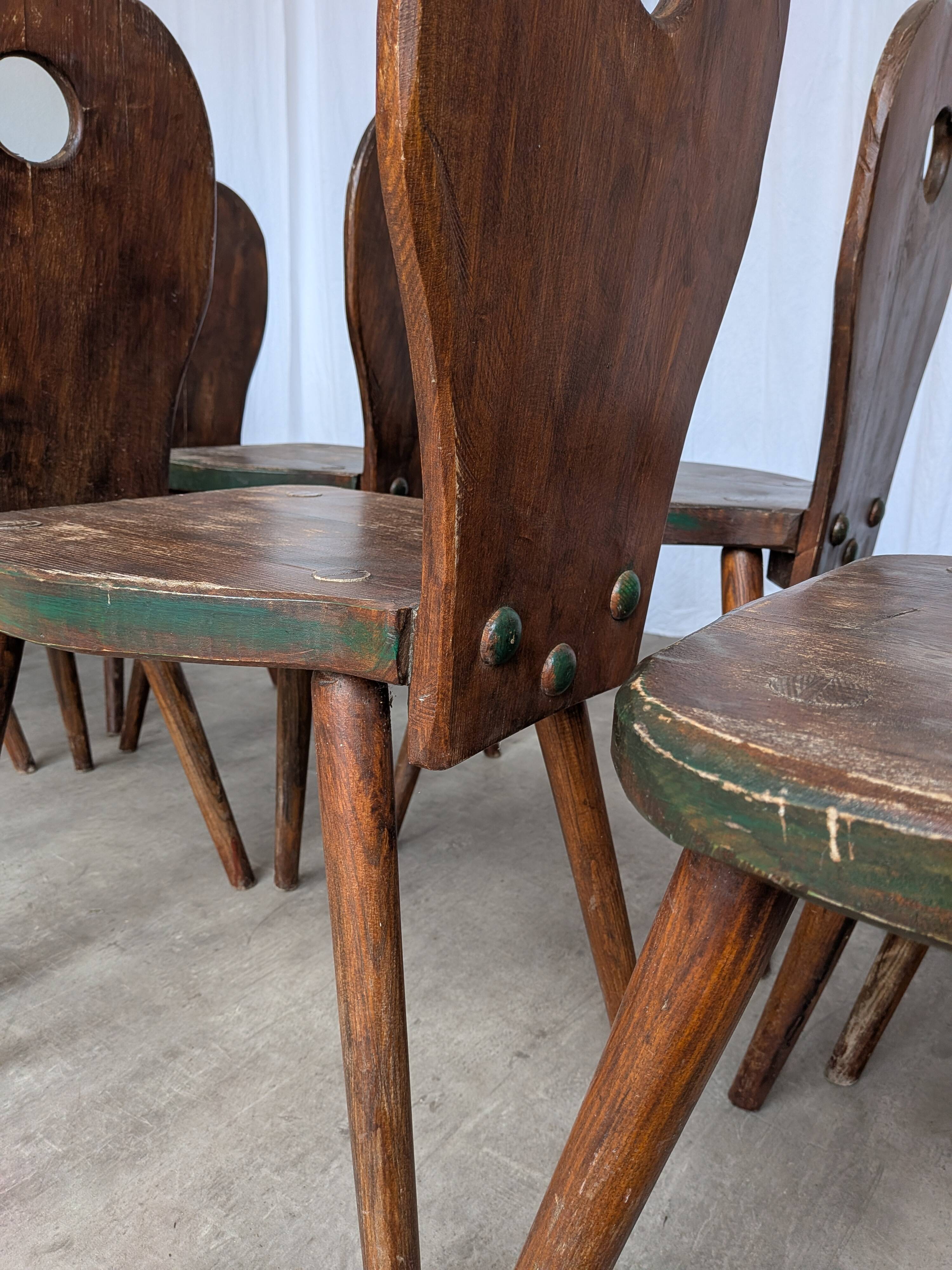 8 chaises brutalistes vintage en bois