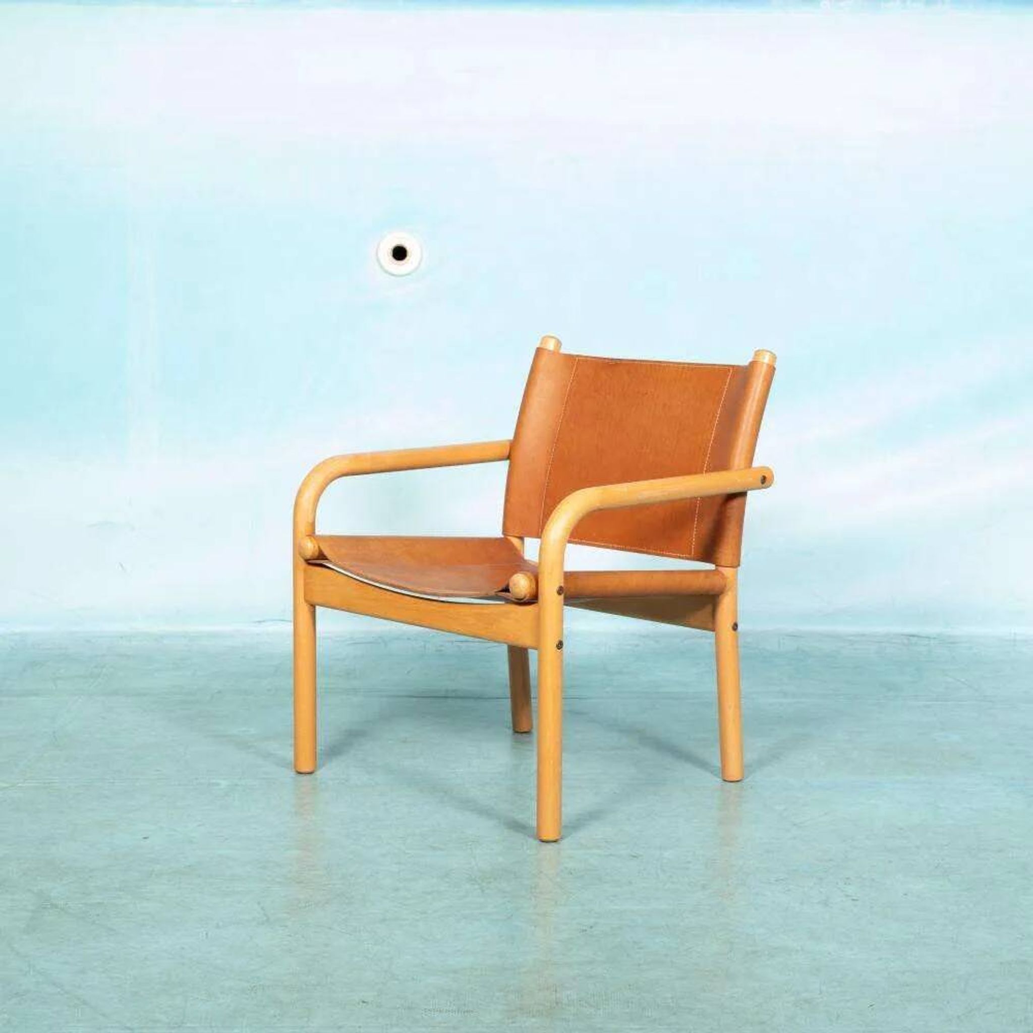 Danish safari chair in beech wood and leather from the 1970s.