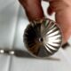 Ensemble de loupe et ouvre lettre en métal argenté et nacre