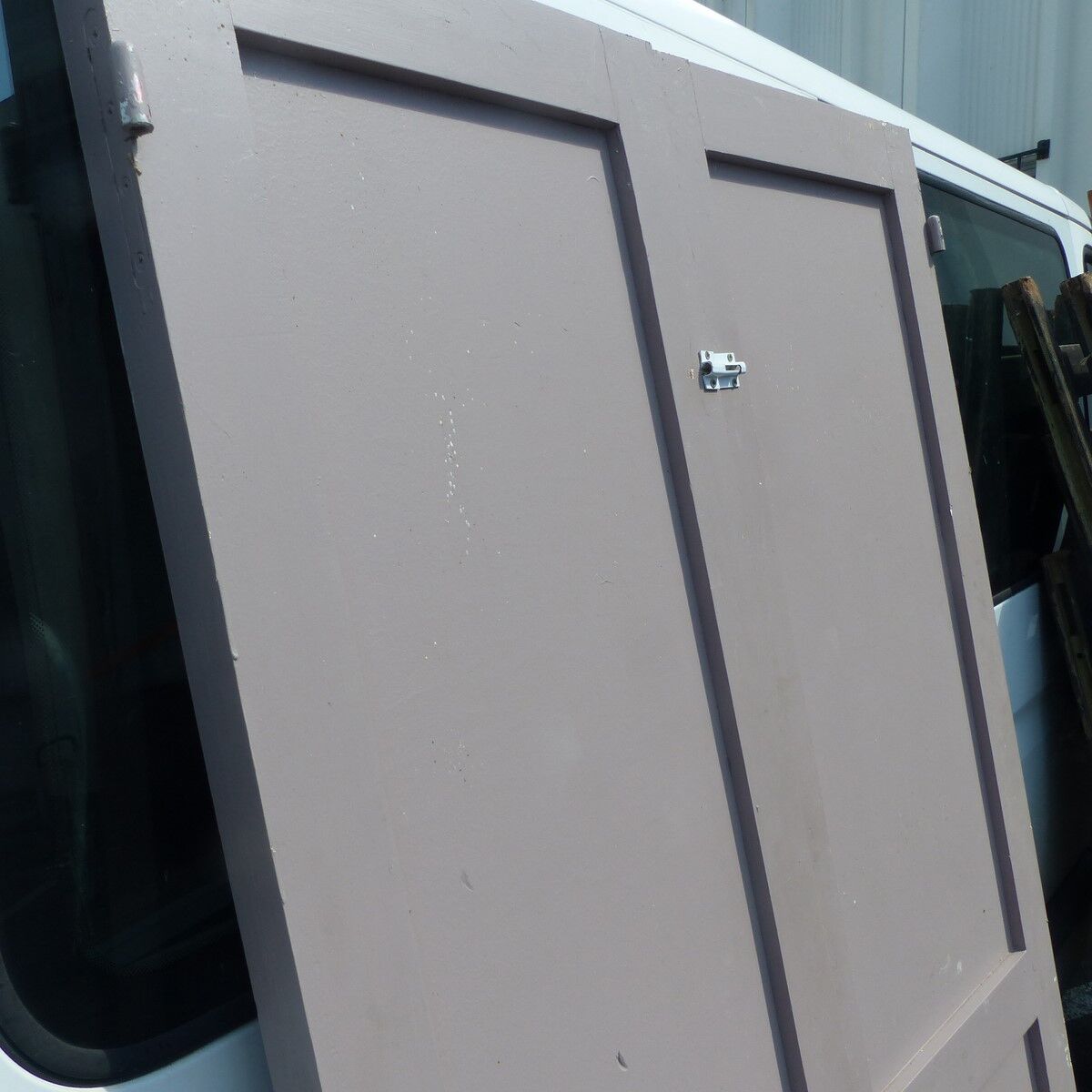 Old wooden doors 2 flaps