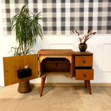 Scandinavian storage unit