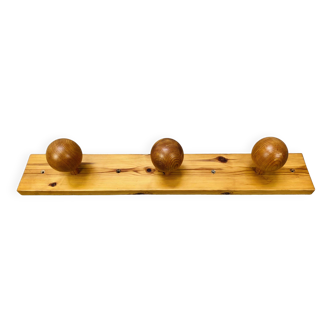 Wall coat rack hook pine balls