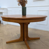 Scandinavian extendable round table