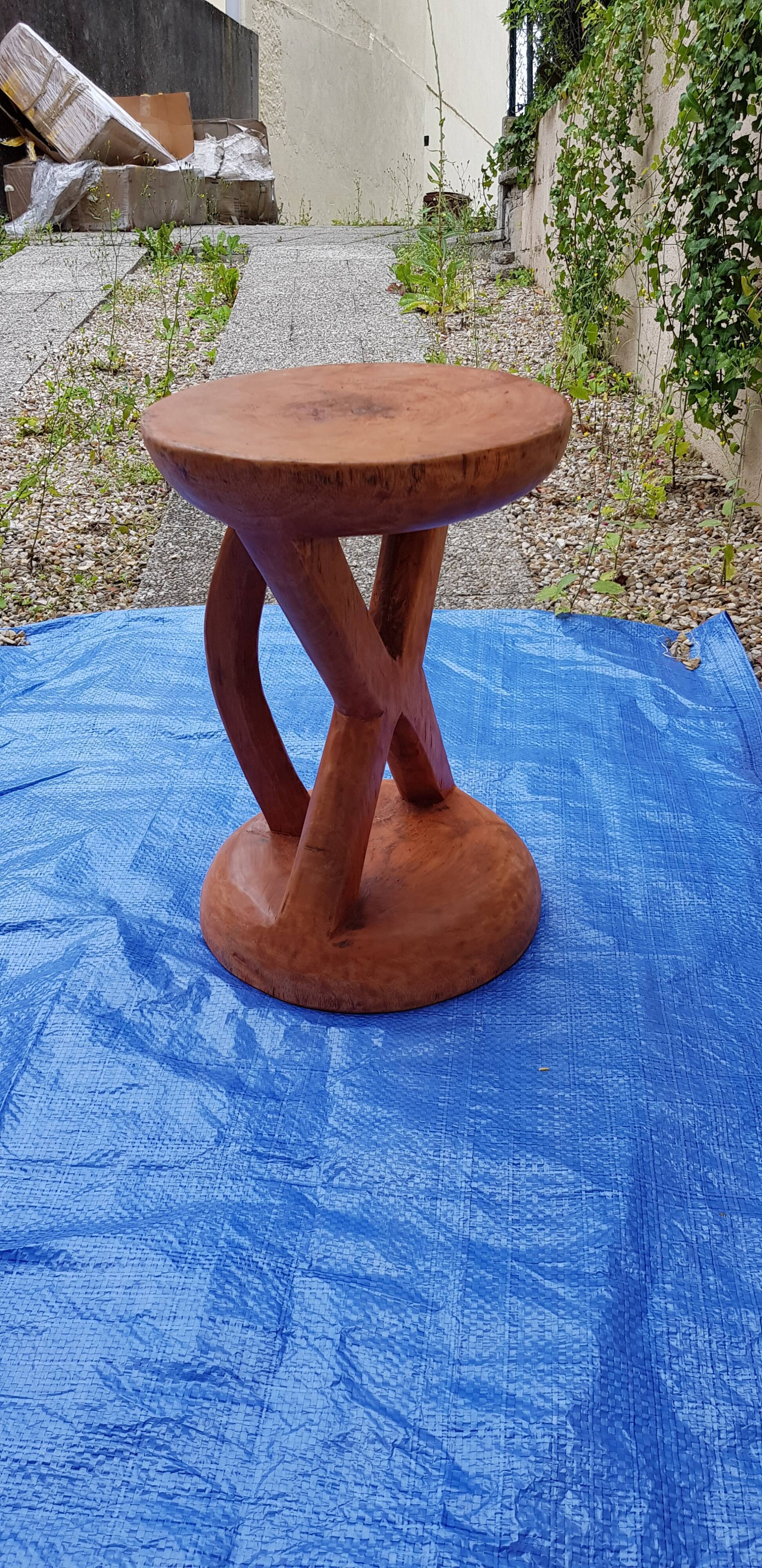 Tonga stool